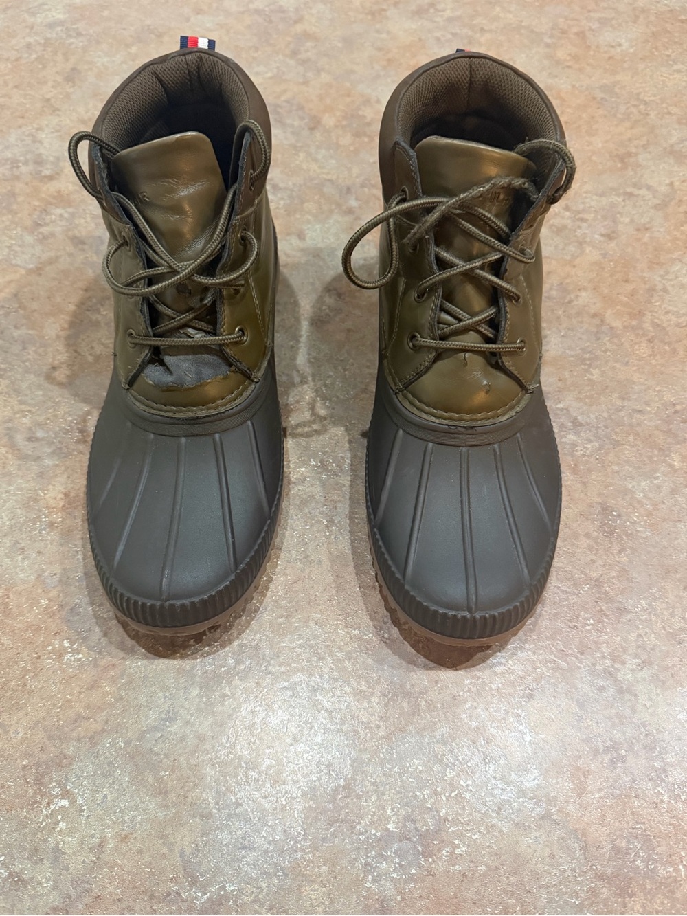 Tommy Hilfiger Men's Waterproof Duck Boots. Size 11. Tongue is flaking off.
